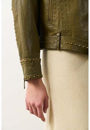 Chaqueta Biker En Cuero Quimera Para Mujer Chaqueta Biker En Cuero Quimera Para Mujer Verde Oliva XL VÉLEZ