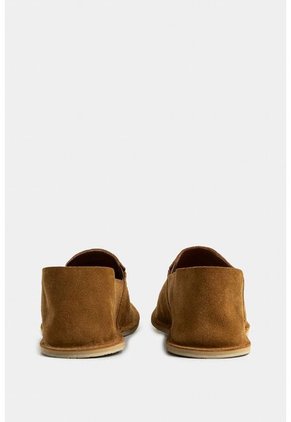 Mocasines Pacify 2 De Cuero Gamuzado Para Hombre Silueta Slipper Mocasines Pacify 2 De Cuero Gamuzado Para Hombre Silueta Slipper Miel 38 VÉLEZ