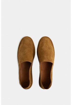 Mocasines Pacify 2 De Cuero Gamuzado Para Hombre Silueta Slipper Mocasines Pacify 2 De Cuero Gamuzado Para Hombre Silueta Slipper Miel 38 VÉLEZ