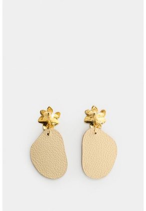 Arete Flor Metalizada De Cuero Para Mujer Lumia Arete Flor Metalizada De Cuero Para Mujer Lumia Dorado VÉLEZ