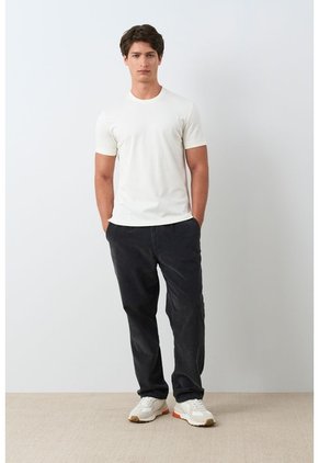 Camiseta Micropima Arizona Para Hombre Semi Ajustada Camiseta Micropima Arizona Para Hombre Semi Ajustada Crema M VÉLEZ