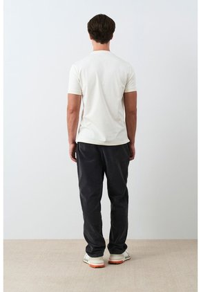 Camiseta Micropima Arizona Para Hombre Semi Ajustada Camiseta Micropima Arizona Para Hombre Semi Ajustada Crema M VÉLEZ