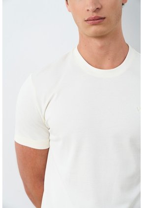 Camiseta Micropima Arizona Para Hombre Semi Ajustada Camiseta Micropima Arizona Para Hombre Semi Ajustada Crema M VÉLEZ