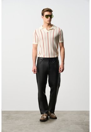 Pantalón Semi Fitted De Cuero Para Hombre Sole Pantalón Semi Fitted De Cuero Para Hombre Sole Negro 38 VÉLEZ