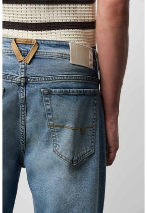 Jean Regular Fit Para Hombre Brisa Jean Regular Fit Para Hombre Brisa Azul Claro 34 VÉLEZ