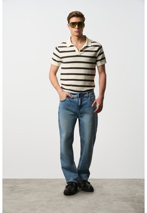 Jean Regular Fit Para Hombre Brisa Jean Regular Fit Para Hombre Brisa Azul Claro 34 VÉLEZ