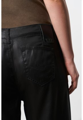 Jean Confort Silueta Barrel Para Mujer Solaris Jean Confort Silueta Barrel Para Mujer Solaris Negro 12 VÉLEZ