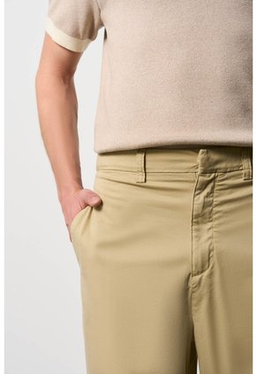 Pantalón Relaxed Fit Para Hombre Vega Pantalón Relaxed Fit Para Hombre Vega Kaky 38 VÉLEZ