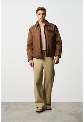 Pantalón Relaxed Fit Para Hombre Vega Pantalón Relaxed Fit Para Hombre Vega Kaky 38 VÉLEZ