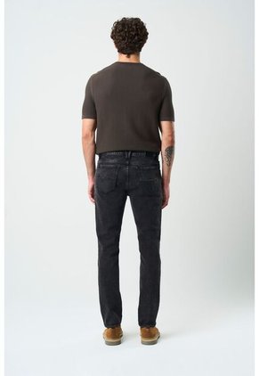 Jean Confort Semi Fitted Para Hombre Ciro Jean Confort Semi Fitted Para Hombre Ciro Negro 36 VÉLEZ