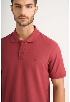 Polo Para Hombre Semi Fit Detalle Jacquard Polo Para Hombre Semi Fit Detalle Jacquard Vinotinto XXL VÉLEZ