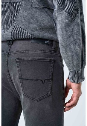 Jean Confort Alcor Para Hombre Semi Fitted Jean Confort Alcor Para Hombre Semi Fitted Gris 34 VÉLEZ