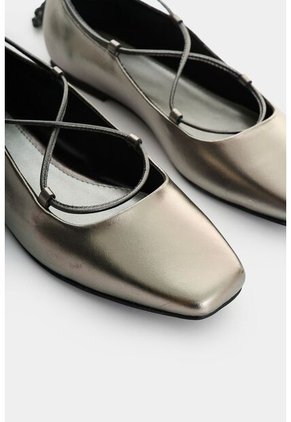 Baleta Mutara De Cuero Folia Para Mujer Amarre Al Tobillo Baleta Mutara De Cuero Folia Para Mujer Amarre Al Tobillo Grafito 40 VÉLEZ