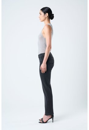 Jean Danika Slim En Denim Confort Para Mujer Bota Recta Jean Danika Slim En Denim Confort Para Mujer Bota Recta Negro 12 VÉLEZ