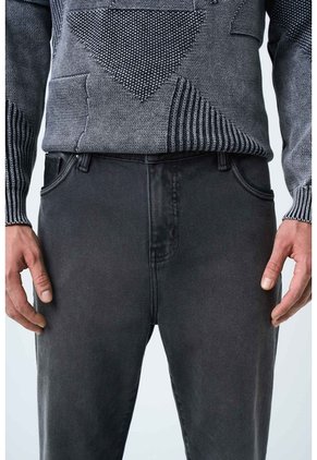 Jean Confort Alcor Para Hombre Semi Fitted Jean Confort Alcor Para Hombre Semi Fitted Gris 30 VÉLEZ