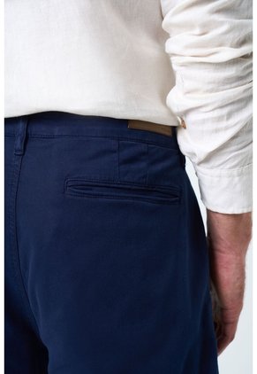 Bermuda Acacia En Drill Para Hombre Silueta Amplia Bermuda Acacia En Drill Para Hombre Silueta Amplia Azul Oscuro 30 VÉLEZ