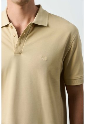 Polo Para Hombre Semi Fit Detalle Jacquard Polo Para Hombre Semi Fit Detalle Jacquard Kaky XXL VÉLEZ