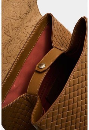 Morral De Cuero Grabado Para Mujer Ivory Morral De Cuero Grabado Para Mujer Ivory Miel VÉLEZ