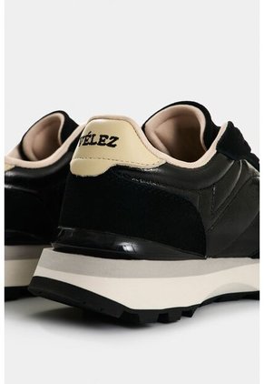 Tenis Sahara De Cuero Para Mujer Detalle Folia Tenis Sahara De Cuero Para Mujer Detalle Folia Negro 39 VÉLEZ