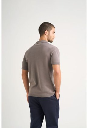 Polo Tejida Para Hombre Cuello En V Polo Tejida Para Hombre Cuello En V Gris XL Vélez