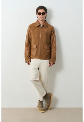 Chaqueta De Cuero Para Hombre Nila 2 Chaqueta De Cuero Para Hombre Nila 2 Miel L VÉLEZ