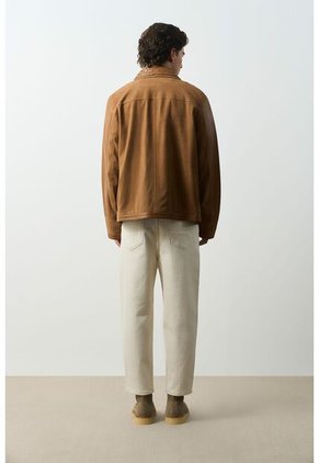 Chaqueta De Cuero Para Hombre Nila 2 Chaqueta De Cuero Para Hombre Nila 2 Miel L VÉLEZ