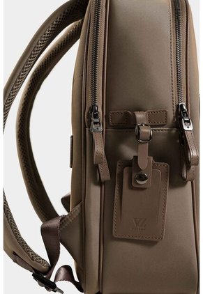 Tula Morral Legacy De Cuero Y Nylon Para Mujer Tag Para Viaje Tula Morral Legacy De Cuero Y Nylon Para Mujer Tag Para Viaje Arena VÉLEZ
