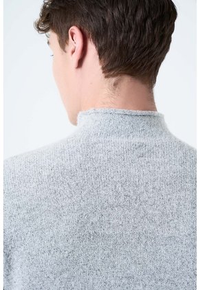 Sweater Sika Tejido Para Hombre Bicolor Sweater Sika Tejido Para Hombre Bicolor Gris M VÉLEZ