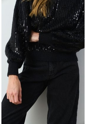 Sweater Tejido Oversized Para Mujer Nácar Sweater Tejido Oversized Para Mujer Nácar Negro S VÉLEZ