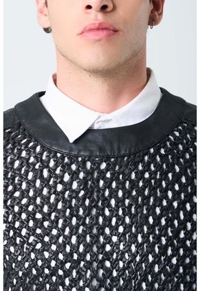 Camisilla Orion De Cuero Para Hombre Tejida Camisilla Orion De Cuero Para Hombre Tejida Negro M VÉLEZ