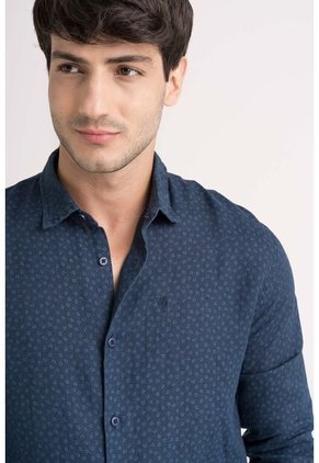 Camisa Manga Larga Geranio En Lino Para Hombre Liviana Camisa Manga Larga Geranio En Lino Para Hombre Liviana Azul Oscuro L VÉLEZ