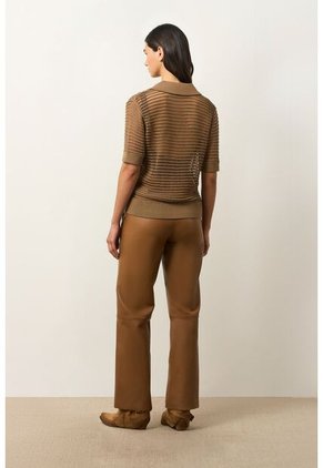 Polo Tejida Lascar Para Mujer Fit Holgado Polo Tejida Lascar Para Mujer Fit Holgado Miel M VÉLEZ