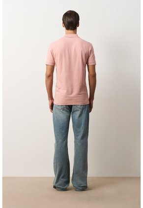 Polo Para Hombre Semi Fit Detalle Jacquard Polo Para Hombre Semi Fit Detalle Jacquard Coral S VÉLEZ