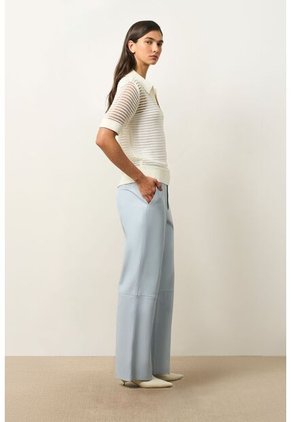 Polo Tejida Lascar Para Mujer Fit Holgado Polo Tejida Lascar Para Mujer Fit Holgado Crema XS VÉLEZ