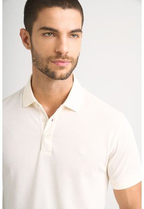 Polo Lucca Manga Corta Para Hombre Texturizada Polo Lucca Manga Corta Para Hombre Texturizada Crema XL VÉLEZ