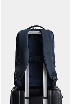 Tula Morral Oasis De Lona Para Hombre Detalle Acento De Color Tula Morral Oasis De Lona Para Hombre Detalle Acento De Color Azul Oscuro VÉLEZ