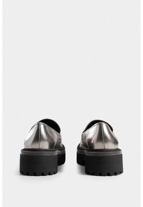 Mocasines Thalia De Cuero Tipo Folia Para Mujer Vira Millaré Mocasines Thalia De Cuero Tipo Folia Para Mujer Vira Millaré Plata 36 VÉLEZ