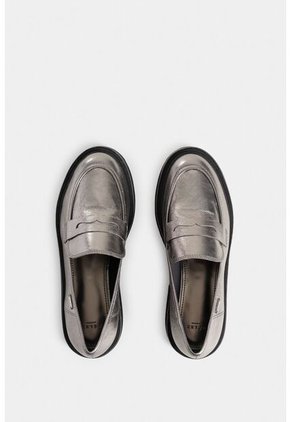 Mocasines Thalia De Cuero Tipo Folia Para Mujer Vira Millaré Mocasines Thalia De Cuero Tipo Folia Para Mujer Vira Millaré Plata 36 VÉLEZ