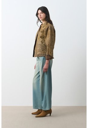 Chaqueta En Cuero Pelo Print Venado Para Mujer Chaqueta En Cuero Pelo Print Venado Para Mujer Miel XXL VÉLEZ