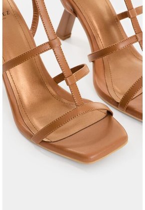Sandalia Tacón De Cuero Para Mujer Moon Sandalia Tacón De Cuero Para Mujer Moon Miel 41 VÉLEZ