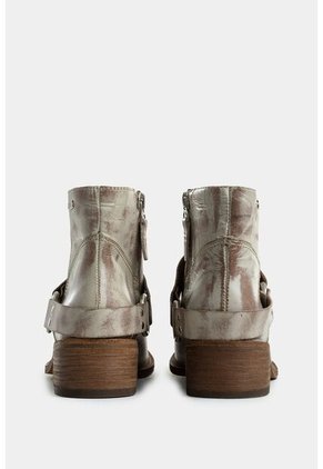 Botines Texanos Azúcar De Cuero Brush Off Para Mujer Detalle Estribo Botines Texanos Azúcar De Cuero Brush Off Para Mujer Detalle Estribo Arena 35 VÉLEZ