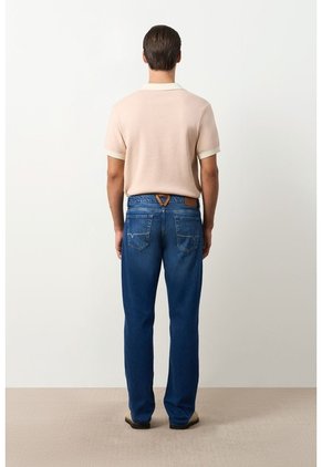 Jeans Fit Regular Para Hombre Summer Jeans Fit Regular Para Hombre Summer Azul Oscuro 32 VÉLEZ