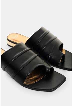 Sandalia Plana En Cuero Para Mujer Xinca Sandalia Plana En Cuero Para Mujer Xinca Negro 37 VÉLEZ