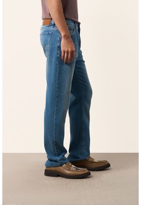Jeans Fit Regular Para Hombre Summer Jeans Fit Regular Para Hombre Summer Azul Claro 30 VÉLEZ