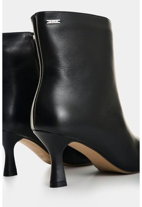 Botines En Cuero Para Mujer Bruma Botines En Cuero Para Mujer Bruma Negro 36 VÉLEZ