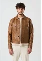 Chaqueta Trucker Paraná De Cuero Para Hombre Corte Clásico Chaqueta Trucker Paraná De Cuero Para Hombre Corte Clásico Miel XL VÉLEZ de Vélez
