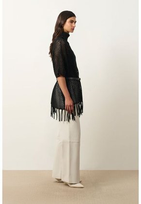 Poncho Lyra Tejido Para Mujer Flecos Poncho Lyra Tejido Para Mujer Flecos Negro Perlado XS VÉLEZ