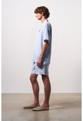 Camisa Manga Corta En Lino Para Hombre Málaga Camisa Manga Corta En Lino Para Hombre Málaga Azul Claro XS VÉLEZ