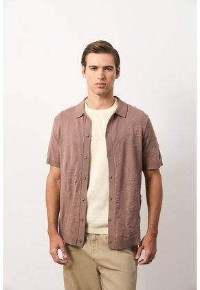 Camisa Manga Corta Tejida Para Hombre Ikal Camisa Manga Corta Tejida Para Hombre Ikal Tabaco L VÉLEZ