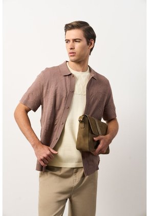 Camisa Manga Corta Tejida Para Hombre Ikal Camisa Manga Corta Tejida Para Hombre Ikal Tabaco L VÉLEZ